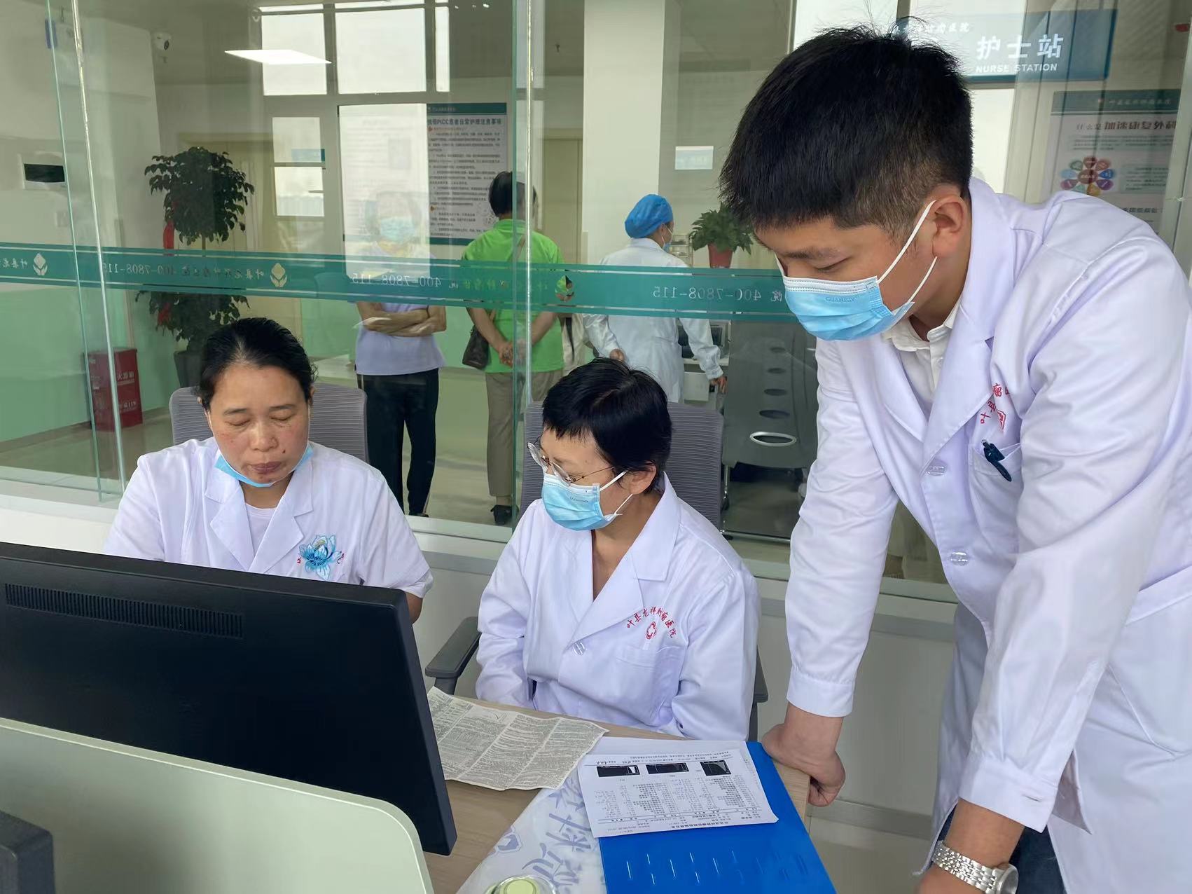6月25日省级妇瘤科专家王莉英及彩超专家徐红伟坐诊叶县龙祥肿瘤医院
