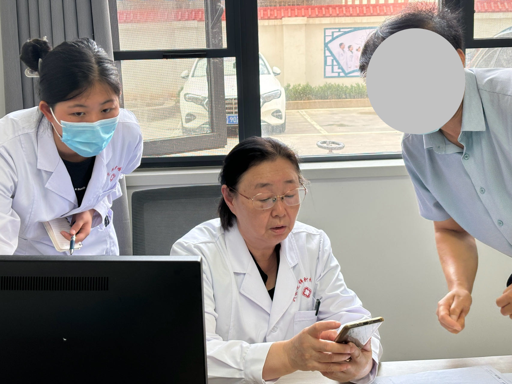 7月2日省级超声专家徐红伟以及妇瘤科专家王莉英坐诊叶县龙祥肿瘤医院