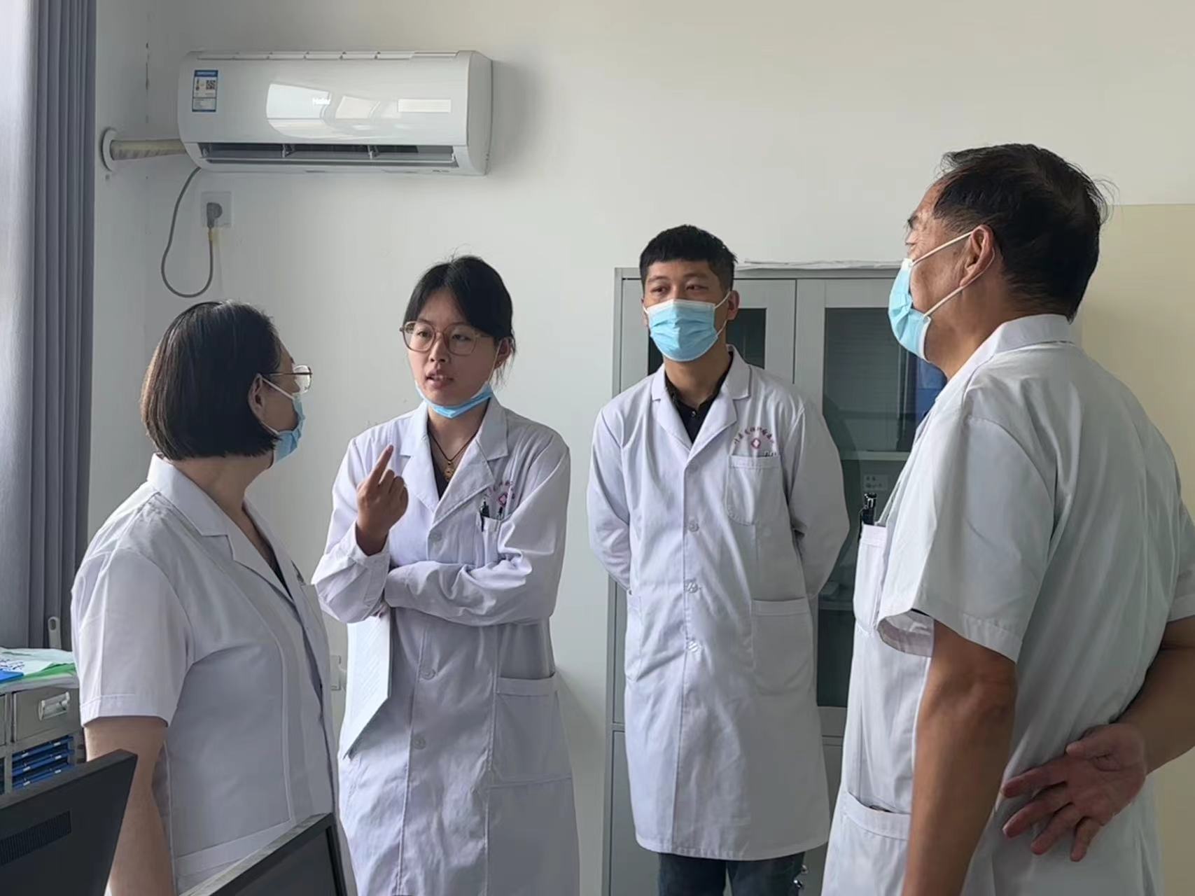 8月20日省级超声专家徐红伟以及妇瘤科专家王莉英坐诊叶县龙祥肿瘤医院